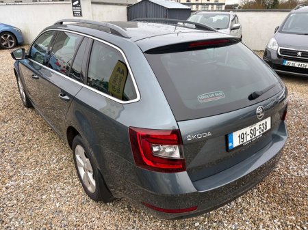 2019 Skoda Octavia 1.6 TDI 115 Ambition - Estate €13,990 thumbnail