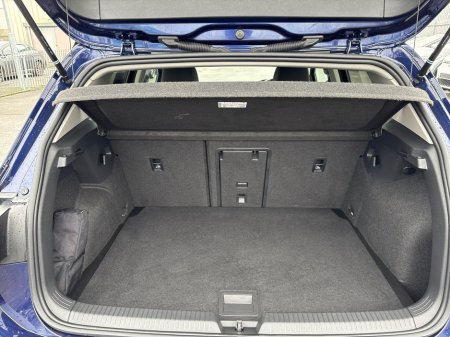 2023 Volkswagen Golf 2.0 TDI 115HP Style €29,975 thumbnail