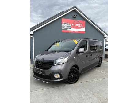 2019 Renault Trafic - view 2