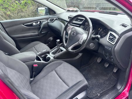 2016 Nissan Qashqai - thumbnail 11