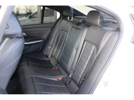 2021 BMW 3 Series  €35,995 thumbnail