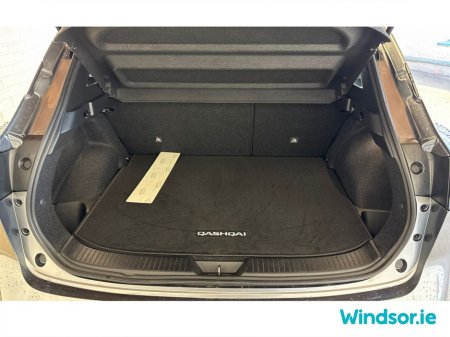 2025 Nissan Qashqai ePOWER QASHQAI SV PREMIUM €40,495 thumbnail