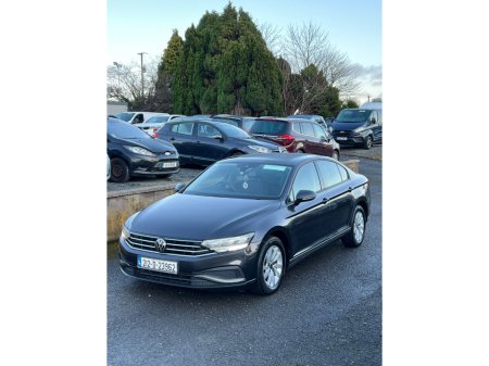 2021 Volkswagen Passat 2.0 TDI 150HP €15,950 thumbnail