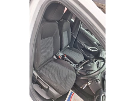 2017 Vauxhall Astra - thumbnail 8