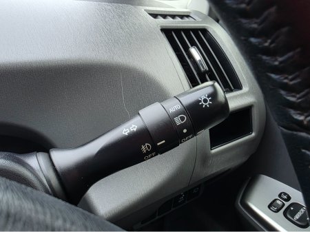 2013 Toyota Prius Alpha - thumbnail 21