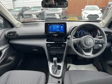 2025 Toyota Yaris Cross - thumbnail 8