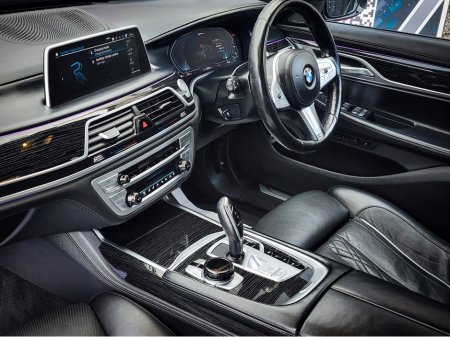 2021 BMW 7 Series M745e plug-in hybrid €49,950 thumbnail