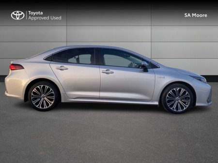 2019 Toyota Corolla LUNA SPORT SALOON €22,495 thumbnail