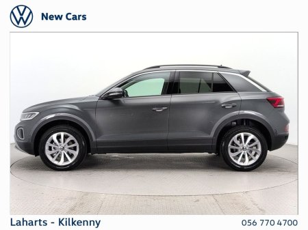 2025 Volkswagen T-Roc EDITION 75 2.0TDI 116HP €38,950 thumbnail