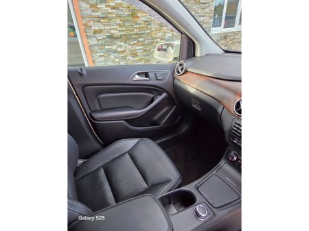 2012 Mercedes-Benz B Class B 180 BE Classic €8,950 thumbnail