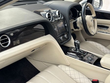 2016 Bentley Bentayga - thumbnail 34