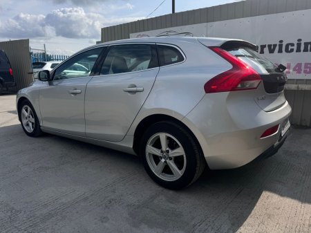 2015 Volvo V40 D2 Leather €9,800