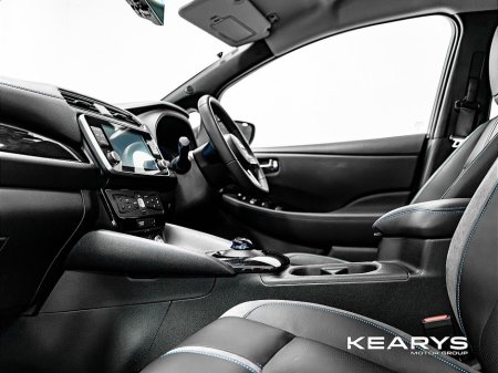2025 Nissan Leaf - thumbnail 9