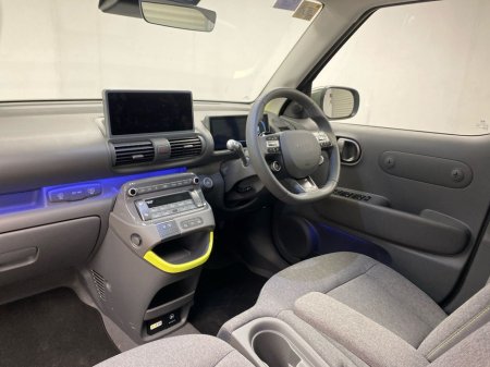 2025 Hyundai Inster - photo 2