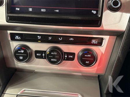 2016 Volkswagen Passat - thumbnail 18