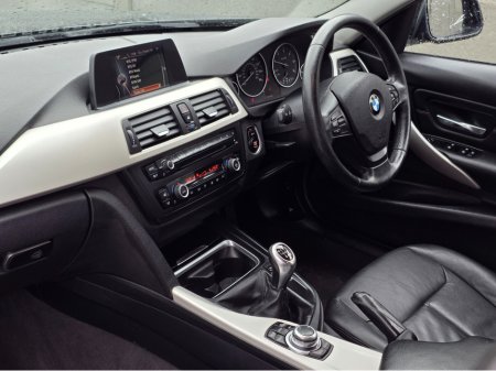 2014 BMW 3 Series - thumbnail 12