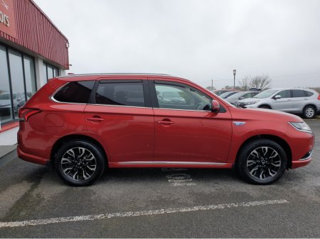 2017 Mitsubishi Outlander - thumbnail 6