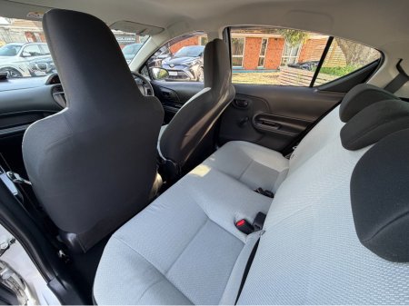 2017 Toyota Aqua - thumbnail 23