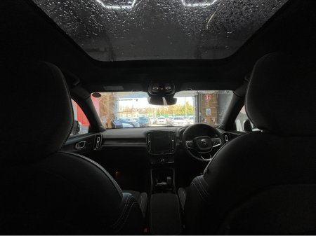 2023 Volvo XC40 - thumbnail 17