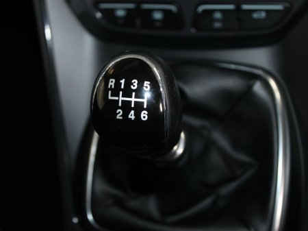 2016 Ford Kuga - thumbnail 21