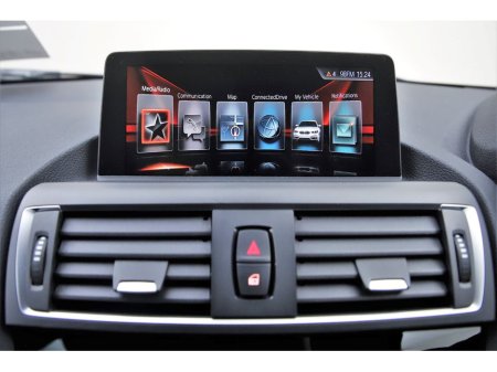 2017 BMW 1 Series 118i AUTO *REVERSE CAMERA*REAR PARK SENSORS* €16,890 thumbnail