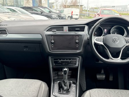 2021 Volkswagen Tiguan - thumbnail 8