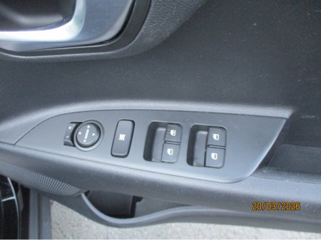 2023 Kia Stonic - thumbnail 17