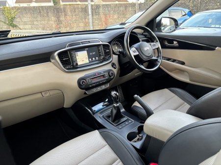 2019 Kia Sorento - thumbnail 3