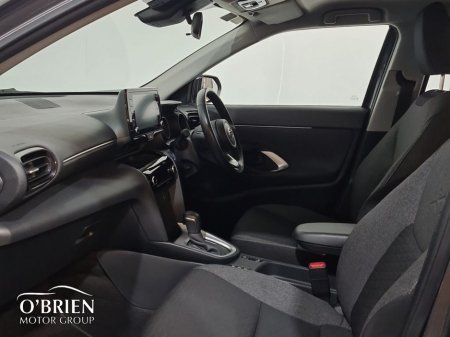 2024 Toyota Yaris Cross - thumbnail 5