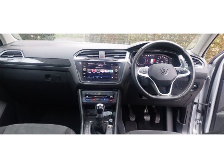 2023 Volkswagen Tiguan - thumbnail 9