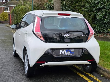 2017 Toyota Aygo 1.0 VVT-i x-play+ €8,450 thumbnail