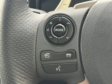 2015 Lexus IS 300 h - thumbnail 20