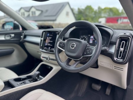 2022 Volvo XC40 - photo 6