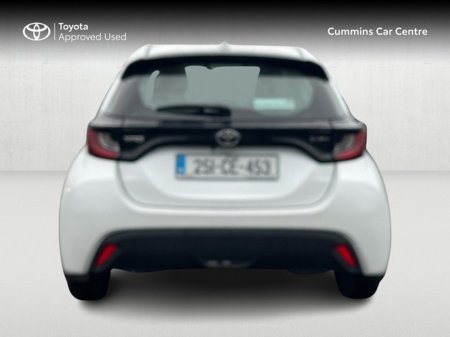 2025 Toyota Yaris - thumbnail 4