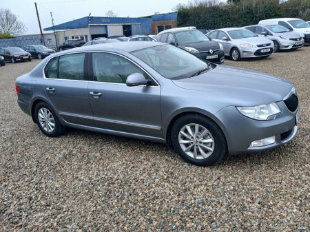 2013 Skoda Superb - thumbnail 2