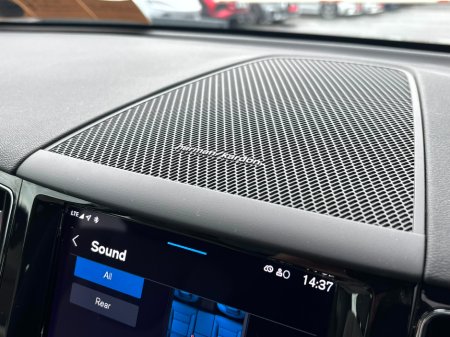 2022 Volvo XC60 B4 AWD MOMENTUM WITH EXTRAS €39,995 thumbnail