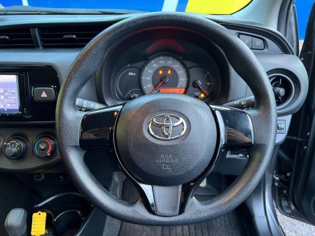 2018 Toyota Yaris 1.0 AUTO // REVERSE CAMERA // AIR CONDITIONING // LANE ASSIST €11,950