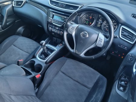 2015 Nissan Qashqai - view 4