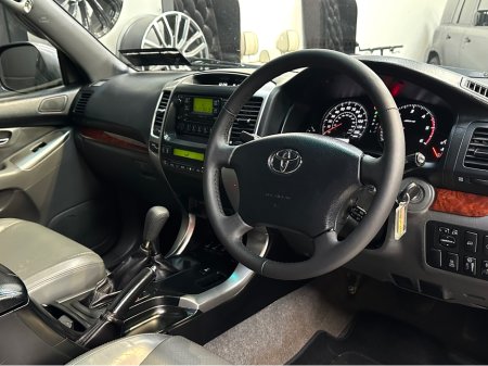 2004 Toyota Landcruiser - thumbnail 11