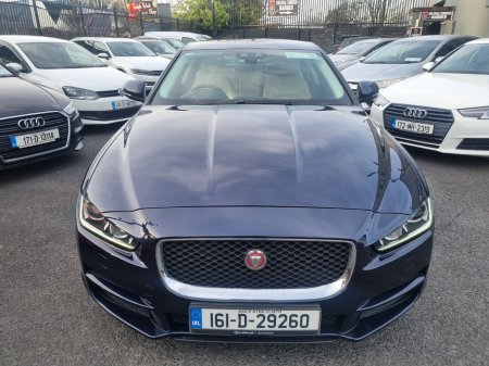 2016 Jaguar XE - thumbnail 2