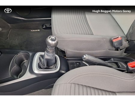 2020 Toyota Yaris - thumbnail 11