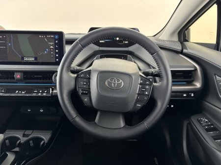 2025 Toyota Prius PLUG-IN HYBRID €37,950 thumbnail