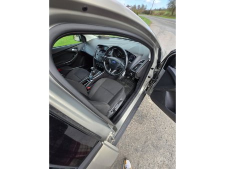 2015 Ford Focus - thumbnail 8