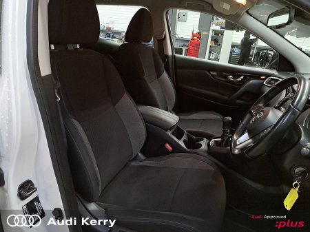 2021 Nissan Qashqai 1.3 DIG-T ACENTA PREM €19,900 thumbnail