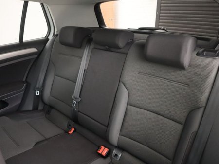 2016 Volkswagen Golf - thumbnail 16