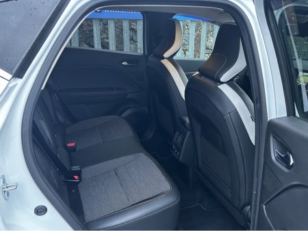 2021 Renault Captur TCE Automatic 1.2 €20,995 thumbnail