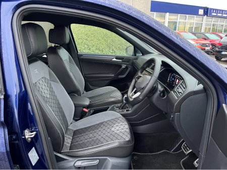 2024 Volkswagen Tiguan Allspace 7 SEATER R-LINE AUTOMATIC 2.0 DIESEL //SAT NAV//HEATED SEATS//REVERSE CAMERA//ADAPTIVE CRUISE CONTROL//HEATED STEERING WHEEL// €49,950 thumbnail