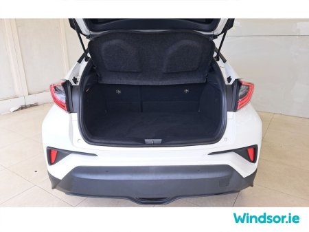 2018 Toyota C-HR HYBRID AUTO €17,995 thumbnail