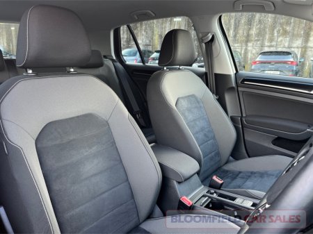 2015 Volkswagen Golf HIGHLINE , AUTO // LOW MILEAGE €13,950 thumbnail