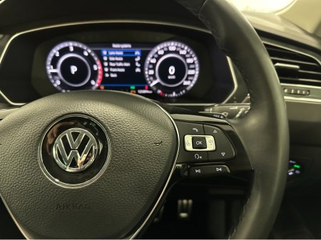 2018 Volkswagen Tiguan (182) TIGUAN 2.0TDI HIGHLINE DSG 4 MOTION VW/AUDI SPECIALISTS WWW.DENISDARCYCARS.IE €26,950 thumbnail